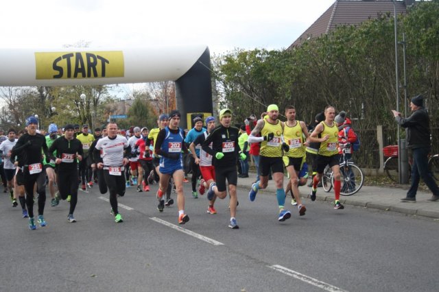 "Bieg między pomnikami" z historią w tle - podziękowanie